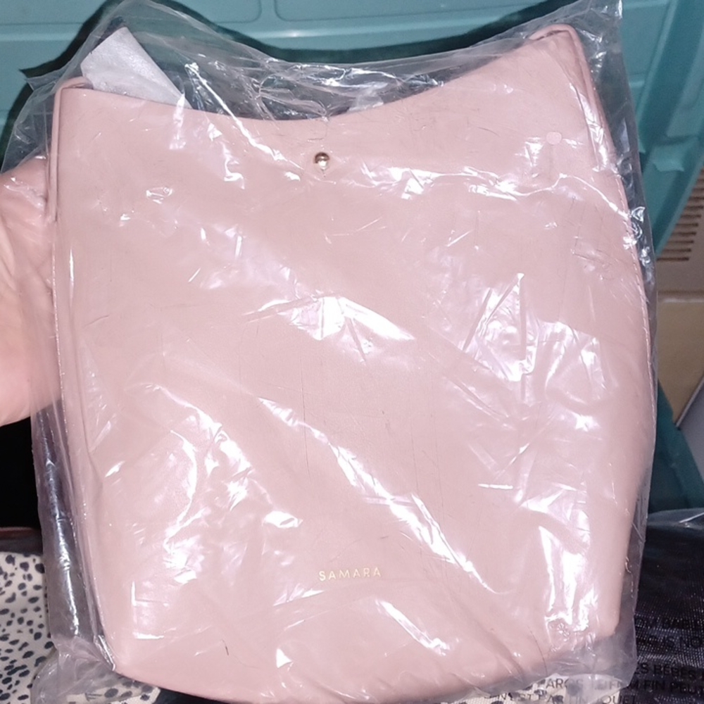 Medium shoulder bag